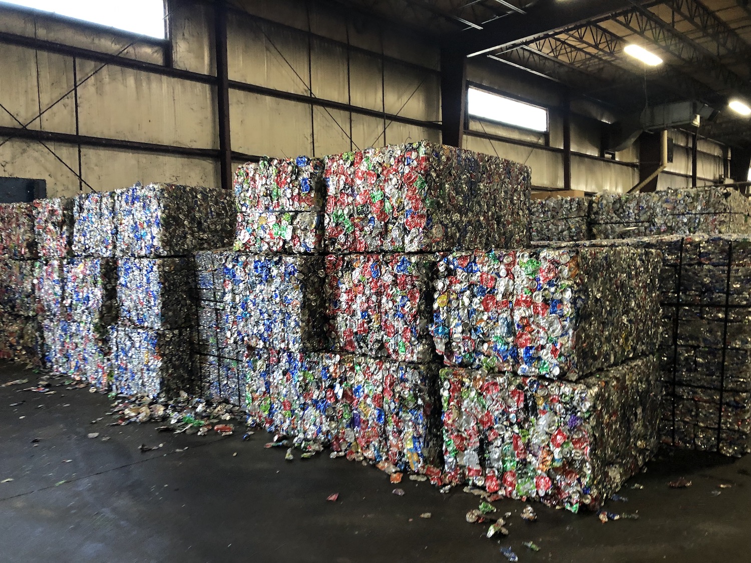 Squares of crushed recycling products